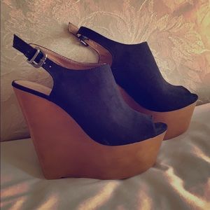 Amazing super high Zigi Soho wedges!